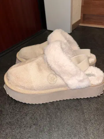 w closet 무스탕 슬립온