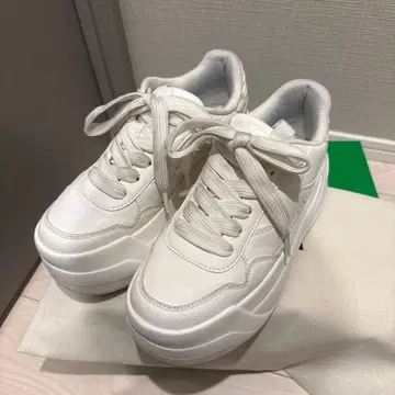 zara 화이트 통굽 스니커즈 39