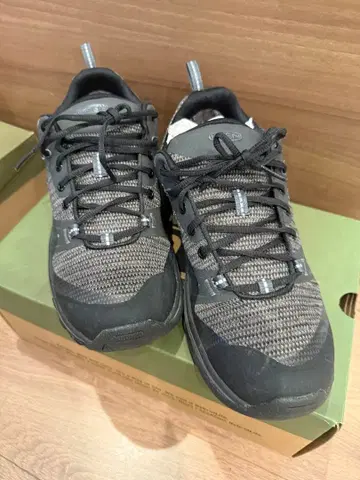 KEEN 여성 24.5cm 다크 그레이