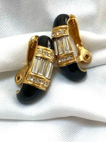 [ monet ] 엘레강트한 블랙과 금 귀찌