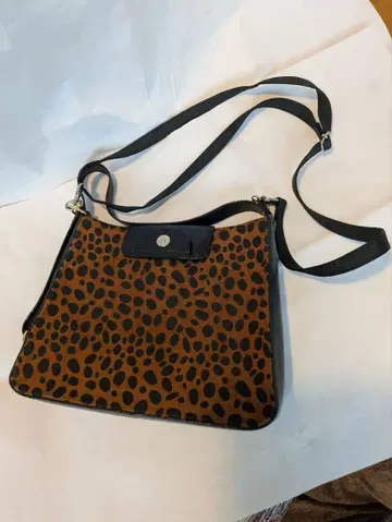 레오파드 무늬 숄더백
