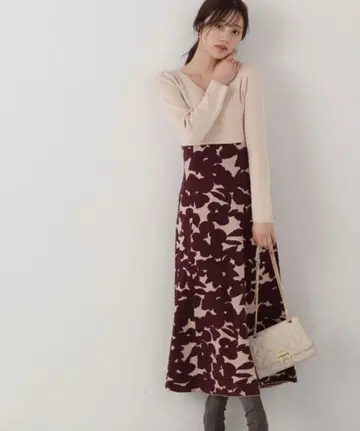 [새상품급] 프로포션 바디 드레싱 자카드 플라워 니트 원피스