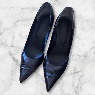 다이애나 블랙 에나멜 스틸레토 하이힐