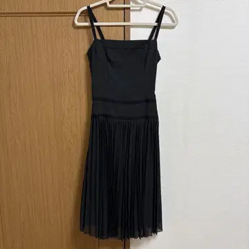 FOXEY 블랙 슬리브리스 원피스 38