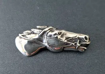 미사용 경주마 브로치 일본제