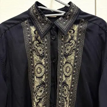 자수 블랙 셔츠