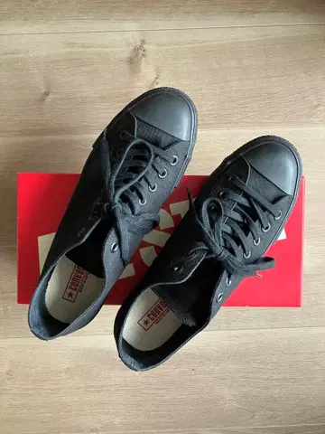 Converse 블랙 로우컷 스니커즈