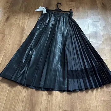 택 포함 새상품 Aga 스콧 클럽 에코 가죽 플리츠 스커트 이소재 블랙