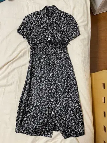 꽃무늬 반팔 버튼업 원피스