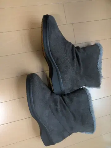 그레이 스웨이드 어그 부츠