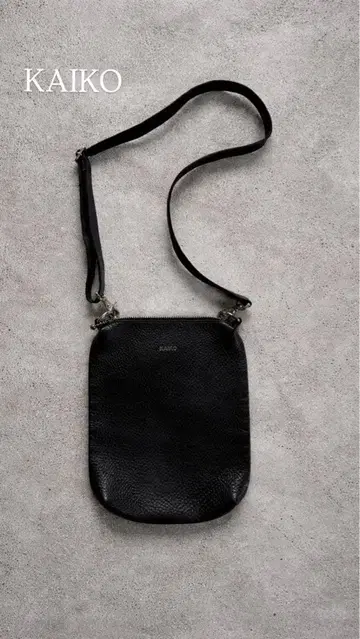 KAIKO 블랙 가죽 숄더백