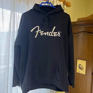 Fender 블랙 후드티 L 사이즈