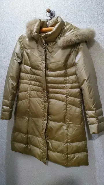 미사용 새상품 후드 부착 롱 다운 코트