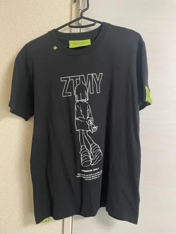 계속 한밤중이면 좋을 텐데. ZTMY NIRA TEE M 사이즈