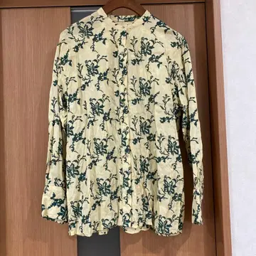 자수 꽃무늬 긴팔 셔츠 크림 x 그린