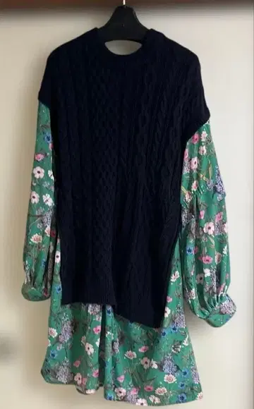 로이스크레용 상의