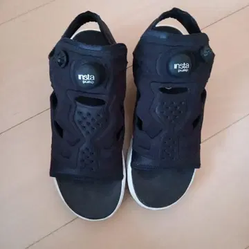 인스타 펌프 블랙 샌들 버튼식 핏