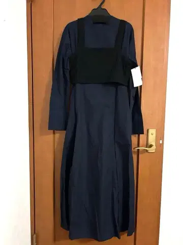 [ 미사용 새상품 정가 22000엔 ] 네이비 긴팔 롱 원피스 38