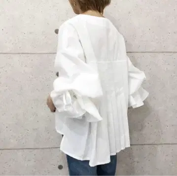 MELUMO 백플리츠 벌룬 리본 쓰리 탑스 (화이트)