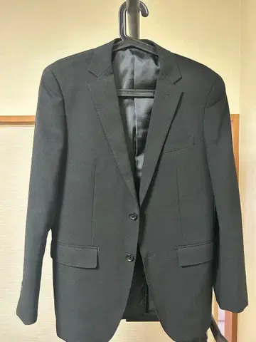 다케오 키쿠치 블랙 비즈니스 정장 셋업