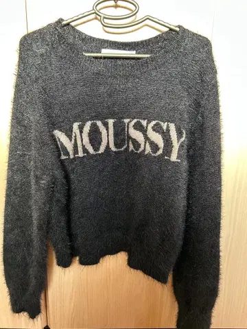MOUSSY 로고 스웨터 블랙
