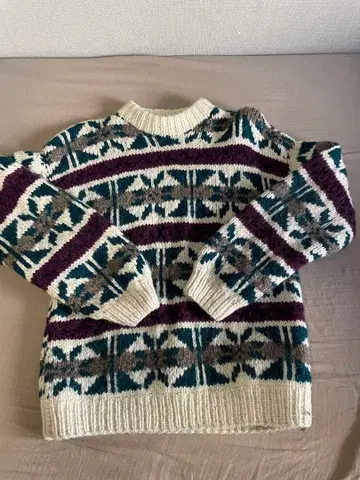 페어아일 패턴 니트 스웨터