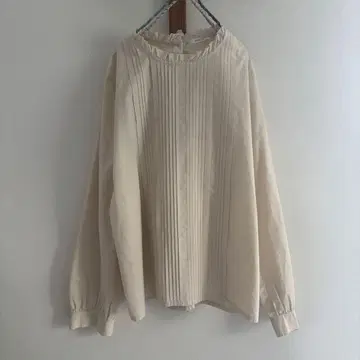 PAR ICI 핀턱 블라우스 프릴 칼라 아이보리 셔츠