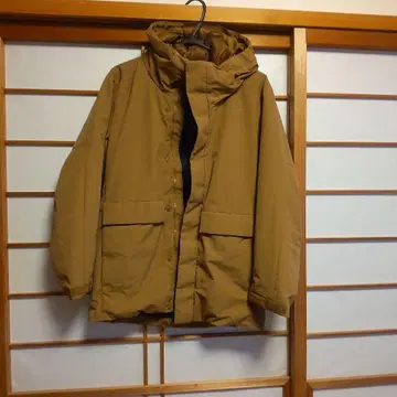 유니클로 하이브리드 다운 자켓 s 사이즈