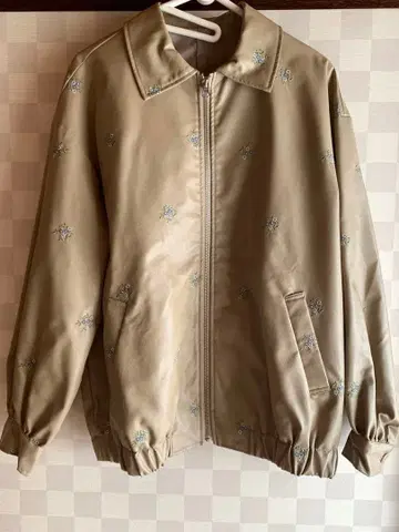 FIKA. 꽃무늬 자수 블루종