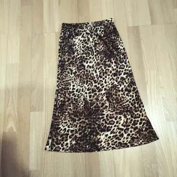 오브라다 레오파드 무늬 스커트