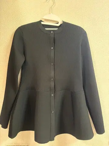 Mila Owen 2way 카라 부착 페플럼 니트탑