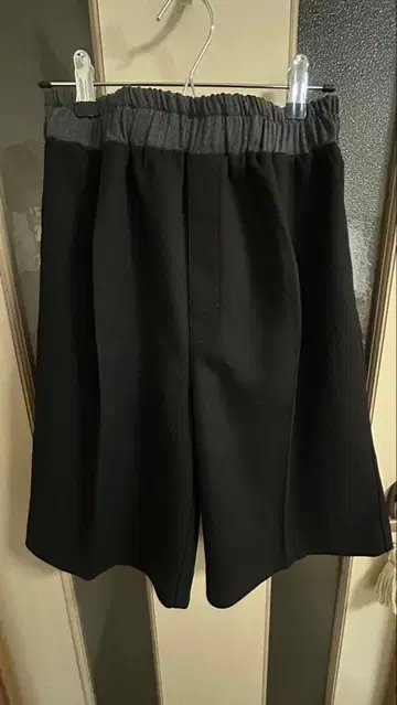 셀렉샵 kusukusu 블랙 허리밴딩 숏팬츠