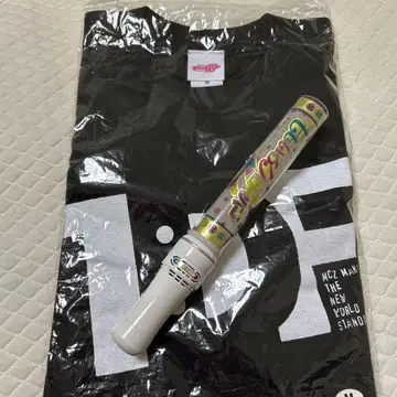 [ 미개봉 새상품 ] 모모쿠로 TDF 셔츠 M 사이즈 응원봉 포함