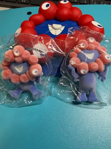 미야쿠미야쿠 플로키 피규어 2체 세트