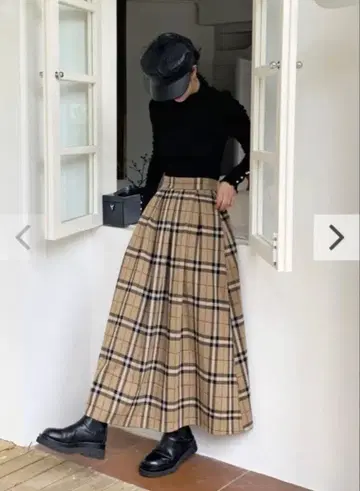 베이지 계열 체크 롱 플리츠 스커트