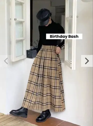 베이지 계열 체크 롱 플리츠 스커트