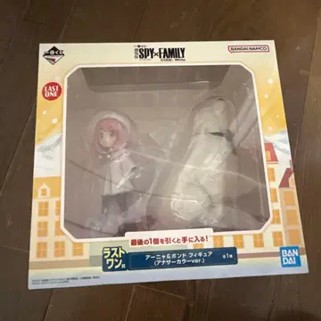 아냐 포저 피규어 (어나더 컬러 ver.)