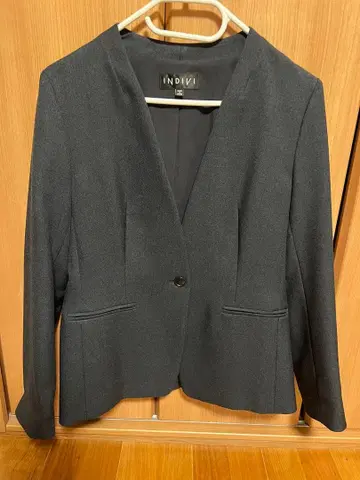 새상품급 INDIVI 노카라 자켓 차콜 그레이