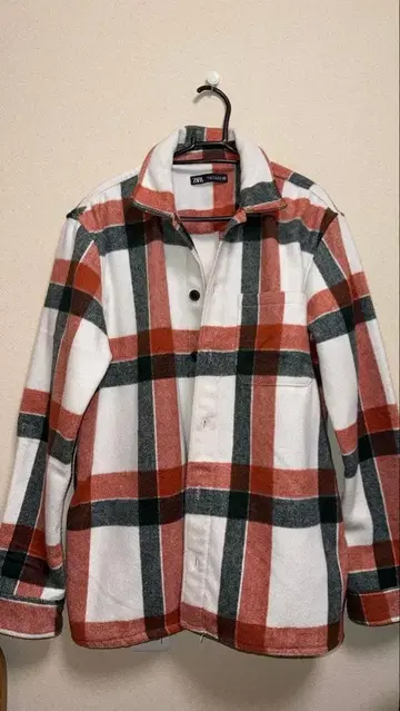 ZARA 체크 무늬 플란넬 셔츠 자켓