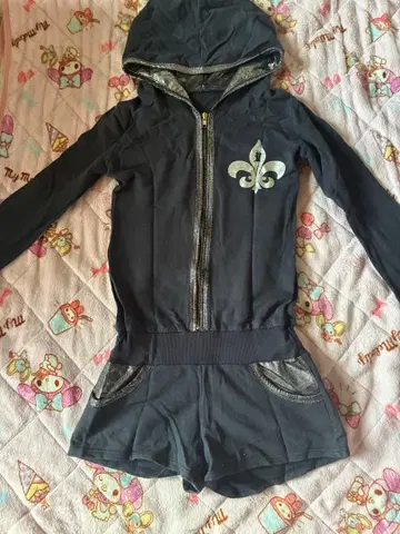 후드 부착 다크 그레이 셋업 d.i.a.