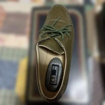 올리브색 DAKS 가죽 신발