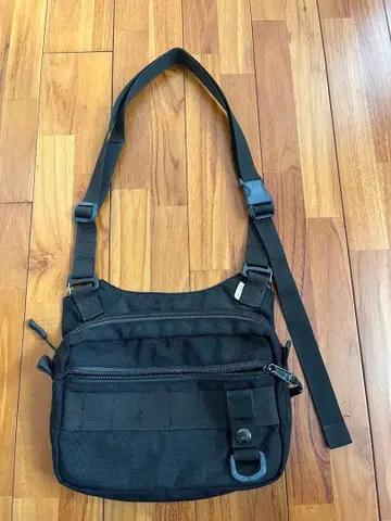 블랙 나일론 바디백