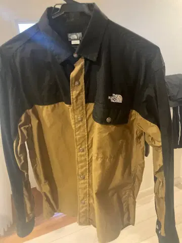 THE NORTH FACE 눕시 셔츠 S 사이즈 블랙/베이지