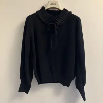 MORABITO 프릴 하이넥 니트 40 사이즈 미사용 새상품