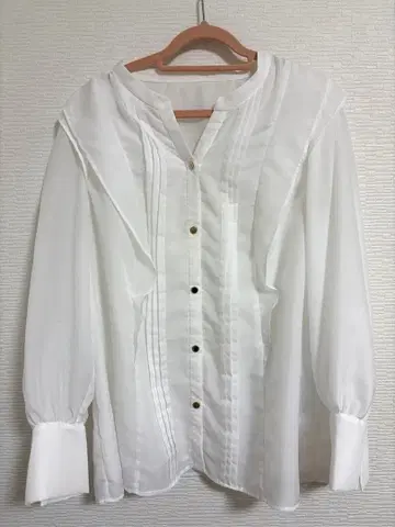 저스길리티 프릴 블라우스