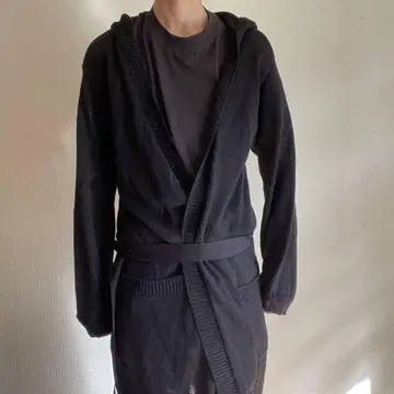 DRIES VAN NOTEN 블랙 후드 부착 가디건