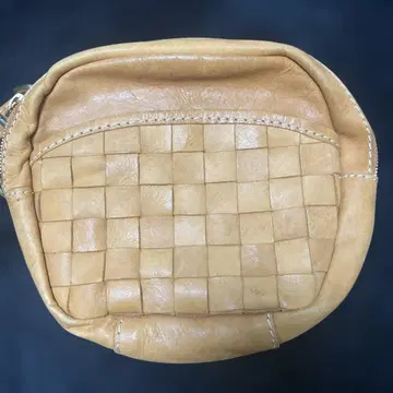 꼬임 디자인 베이지 가죽 숄더백