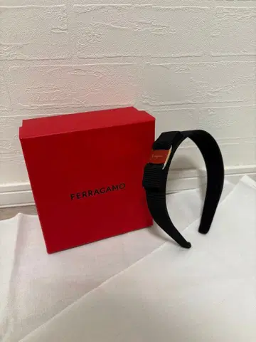 Ferragamo 페라가모 머리띠 블랙 골드