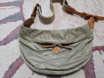 CLEDRAN 카키 바디백