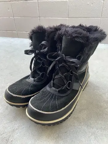 SOREL 블랙 퍼 부츠